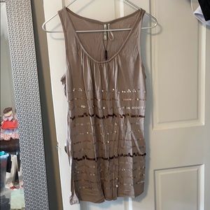 Sequin tank